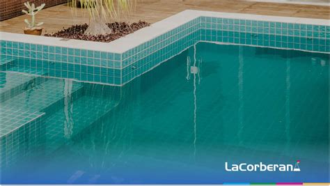 Piscina con agua turbia vs. Piscina con agua cristalina