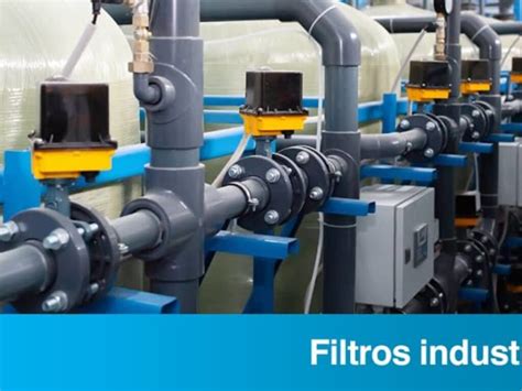 Manómetros en un sistema de filtración industrial
