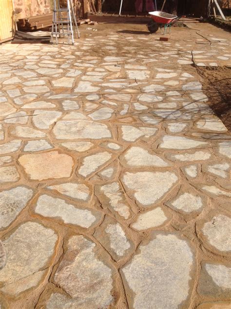 Ejemplo de aplicación de ACQUABLOCK en suelo de piedra