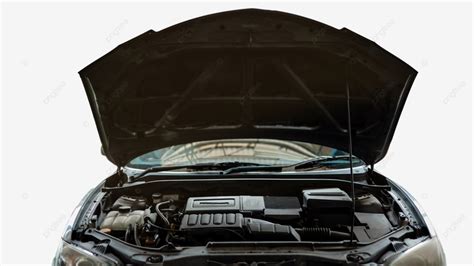 Motor de coche con el capó abierto