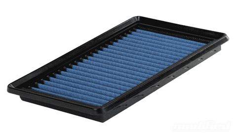 Filtro de aire rectangular típico de un automóvil