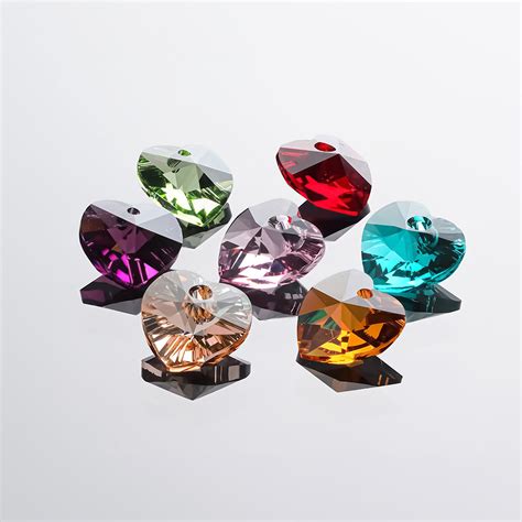 Detalle de cristal Swarovski en mascarilla