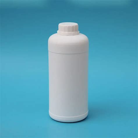 botellas de productos para acuarios