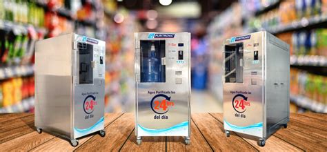 Máquina vending de agua purificada en un supermercado