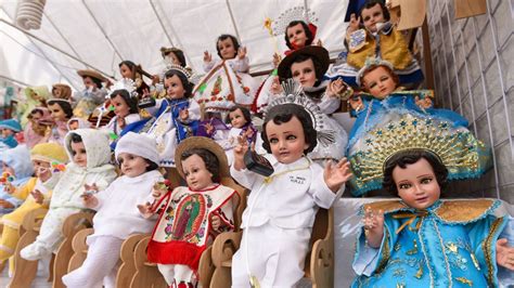 Niño Dios vestido para la celebración de la Candelaria