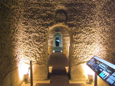 Interior de las cisternas romanas de Monturque