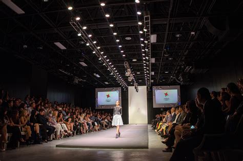 Imagen de una pasarela de moda en Milán