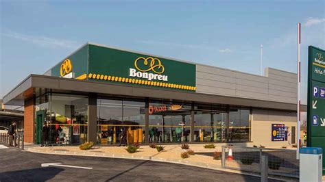 Supermercado Bon Preu con productos frescos