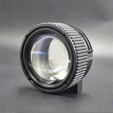 Primer plano de la lente de un proyector