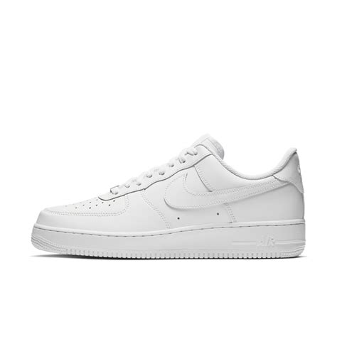 Nike Air Force 1 blancas recién limpias