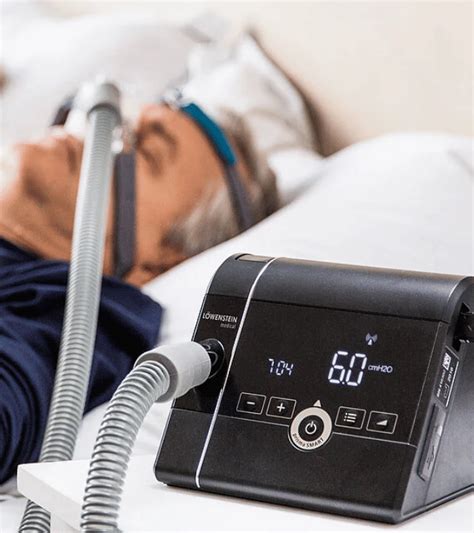 Comparativa visual de tamaño entre un CPAP tradicional y dispositivos compactos
