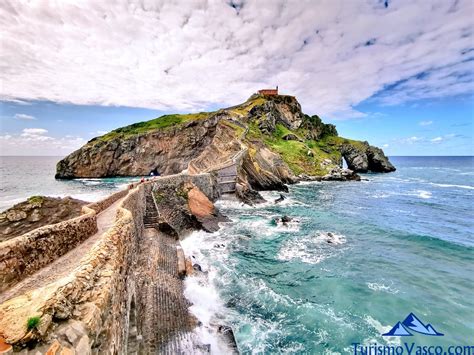 San Juan de Gaztelugatxe al amanecer