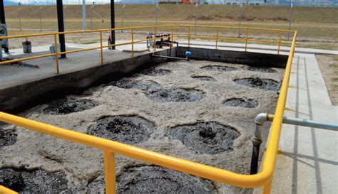 fangos de depuradora en planta de tratamiento