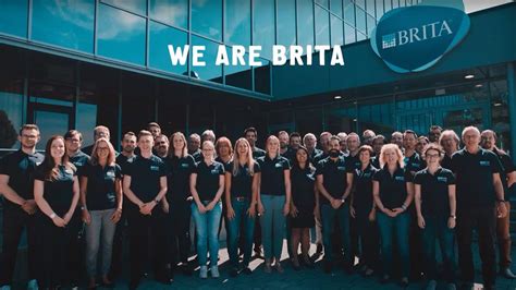 Variedad de productos de filtración profesional BRITA para gastronomía y hostelería