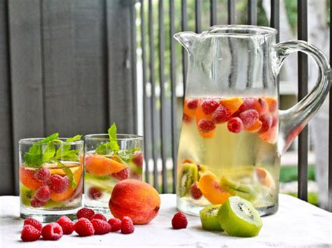 Frutas y hierbas para infusionar agua