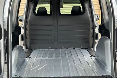 Renault Kangoo interior mojado