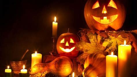 Imagen de la fiesta del Samaín en Cedeira con calabazas iluminadas