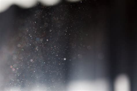 Partículas en suspensión en el agua de una piscina