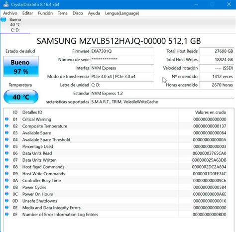 Interfaz de CrystalDiskInfo mostrando información de salud del disco