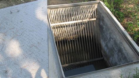 Rejas de cribado en una planta de tratamiento de aguas residuales