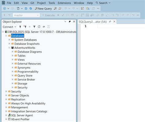 Captura de pantalla de una versión antigua de SSMS mostrando el botón 