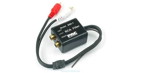 Ground loop isolator connected to RCA cables