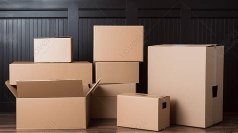 Imagen de varias cajas de mascarillas quirúrgicas apiladas