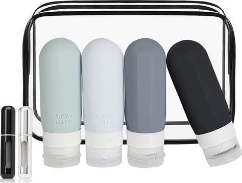 Organización de un kit de viaje con botellas pequeñas y recipientes