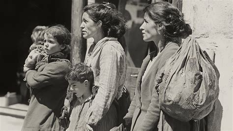 Fotografía de maestras depuradas en la posguerra española